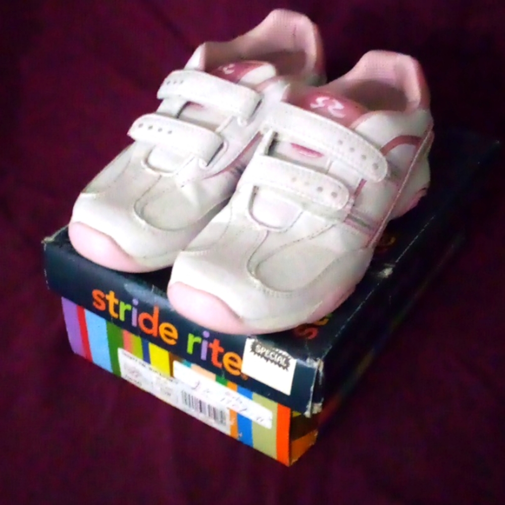 Girl's Stride Rite Trinity H&L White/Pink Velcro Sneakers, Size 1.5W